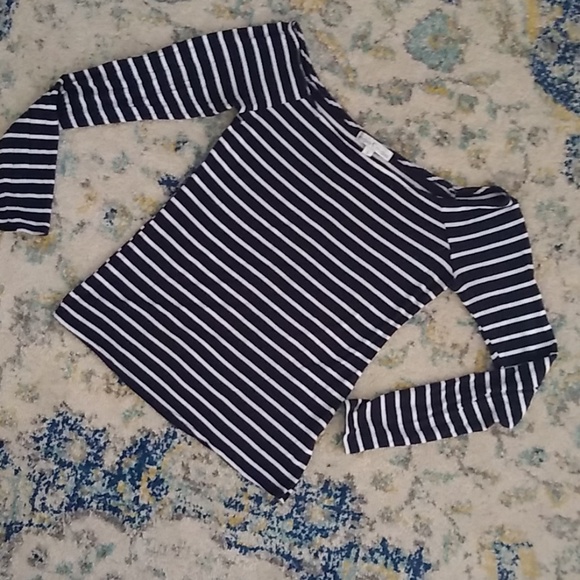 Moa Moa - off the shoulder top - Picture 2 of 3